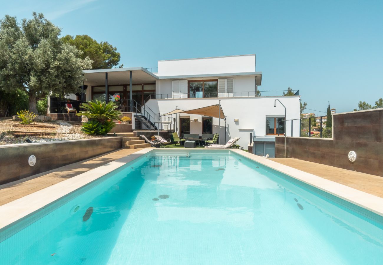 Villa in Palma - Villa Genova Villa in den Bergen von Genova mit Meerblick und Stadt- und Strandnähe 