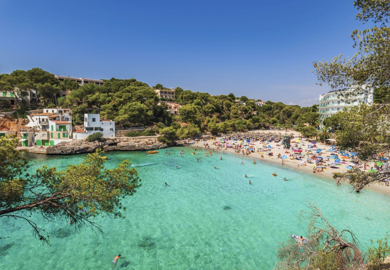 Villa in Santanyi - Beachfront Tower Ferienhaus mit Pool nur 300 m vom Strand Cala Santanyi entfernt