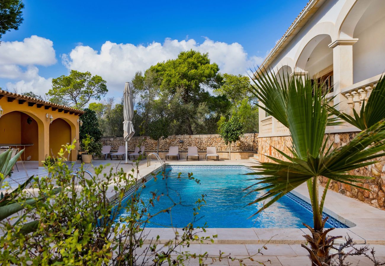 Villa in Santanyi - Beachfront Tower Ferienhaus mit Pool nur 300 m vom Strand Cala Santanyi entfernt