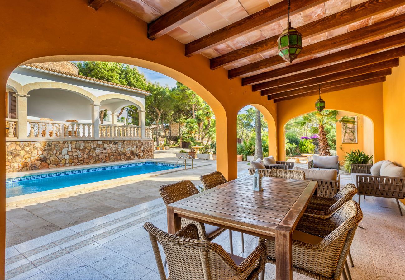 Villa in Santanyi - Beachfront Tower Ferienhaus mit Pool nur 300 m vom Strand Cala Santanyi entfernt