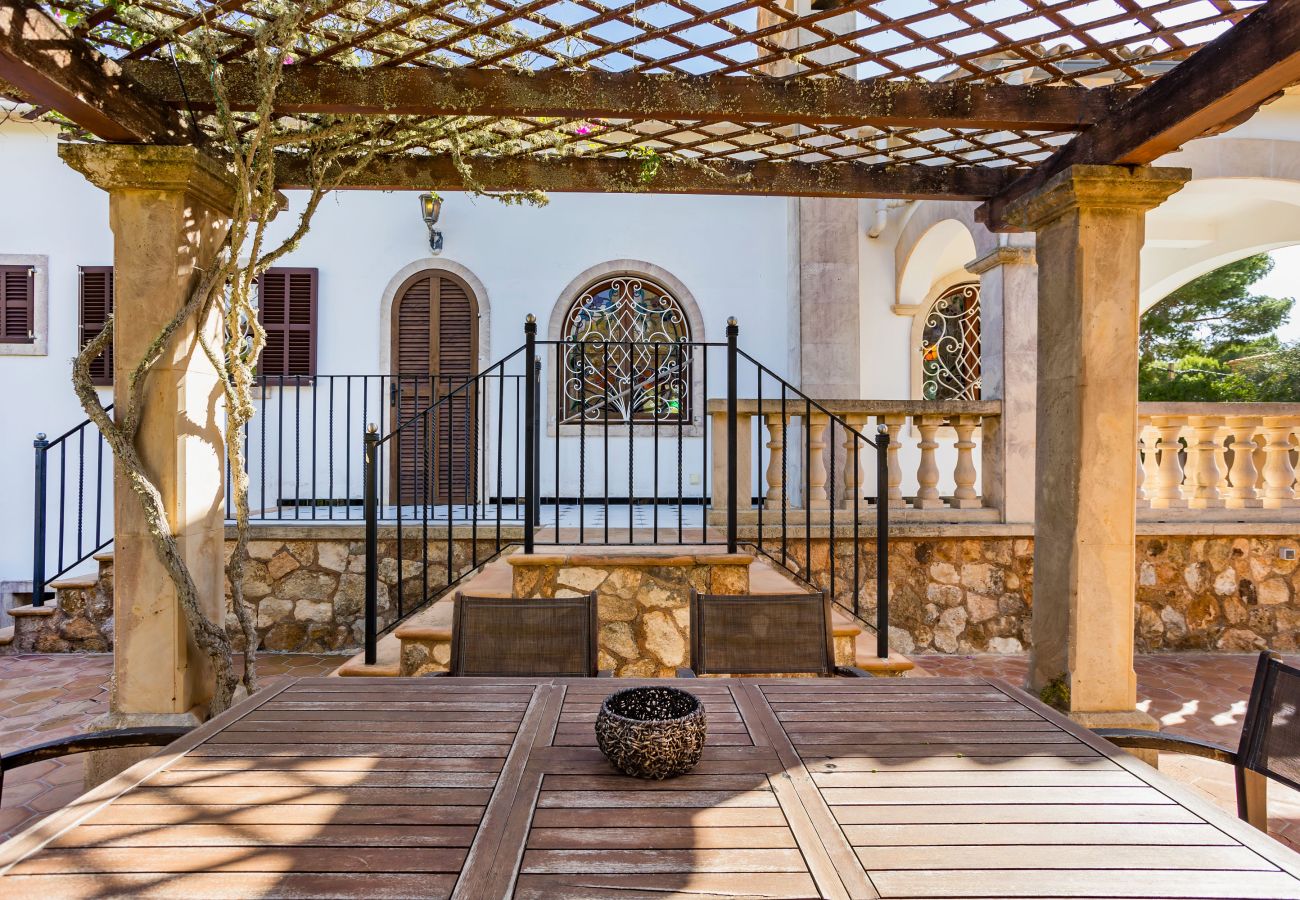 Villa in Santanyi - Beachfront Tower Ferienhaus mit Pool nur 300 m vom Strand Cala Santanyi entfernt