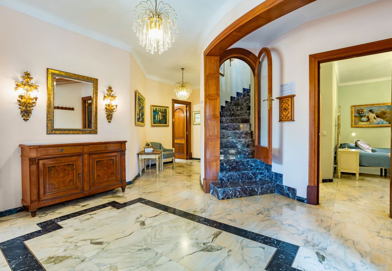 Villa in Santanyi - Beachfront Tower Ferienhaus mit Pool nur 300 m vom Strand Cala Santanyi entfernt