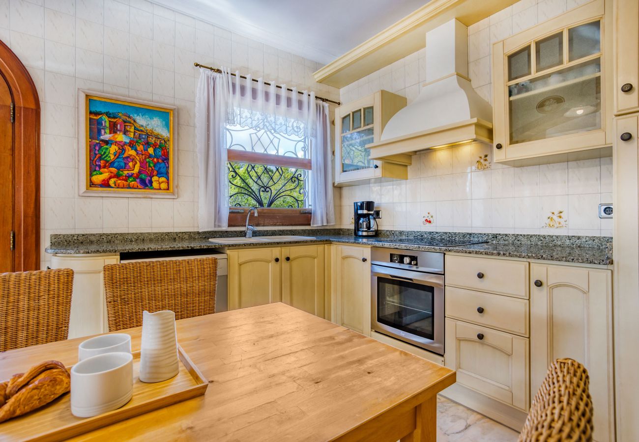 Villa in Santanyi - Beachfront Tower Ferienhaus mit Pool nur 300 m vom Strand Cala Santanyi entfernt