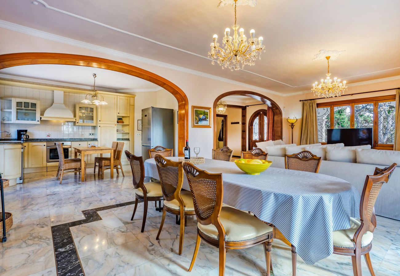 Villa in Santanyi - Beachfront Tower Ferienhaus mit Pool nur 300 m vom Strand Cala Santanyi entfernt