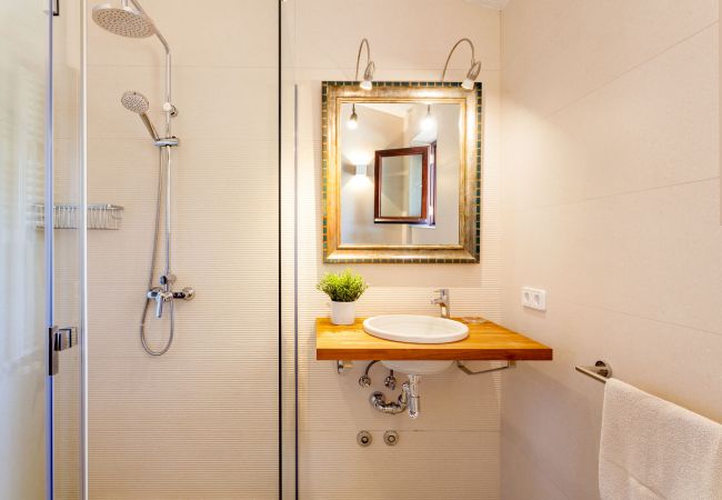 Finca in Santanyi - Finca Ses Mires Ferienhaus mit 5 Schlafzimmern, Pool, Meerblick und fußläufig zum Strand in Santanyí Finca in Santanyi - Finca Ses Mires Ferienhaus mit 5 Schlafzimmern, Pool, Meerblick und fußläufig zum Strand in Santanyí