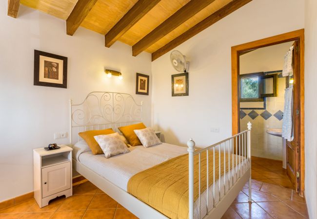 Finca in Porto Petro - Finca Domingo traditionelles Ferienhaus in ruhiger Lage in Portopetro Finca in Porto Petro - Finca Domingo traditionelles Ferienhaus in ruhiger Lage in Portopetro