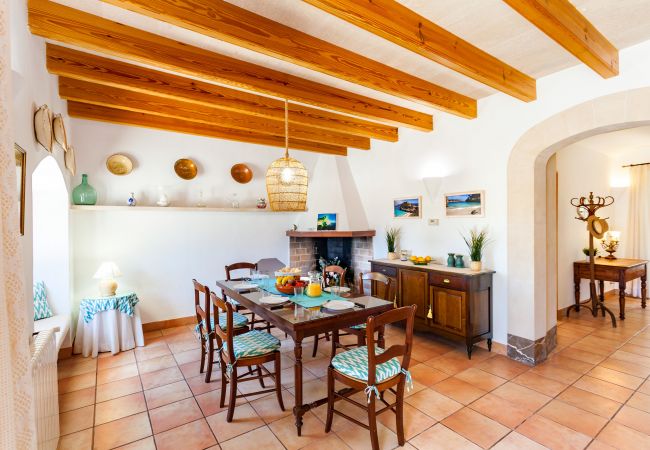 Finca in Santanyi - Finca Es Turo wunderschönes Ferienhaus auf dem Land mit Pool und Panoramablick in Santanyí Finca in Santanyi - Finca Es Turo wunderschönes Ferienhaus auf dem Land mit Pool und Panoramablick in Santanyí