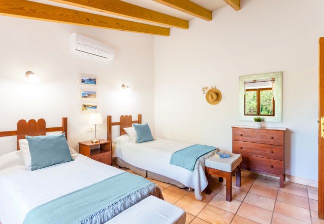 Finca in Santanyi - Finca Es Turo wunderschönes Ferienhaus auf dem Land mit Pool und Panoramablick in Santanyí Finca in Santanyi - Finca Es Turo wunderschönes Ferienhaus auf dem Land mit Pool und Panoramablick in Santanyí