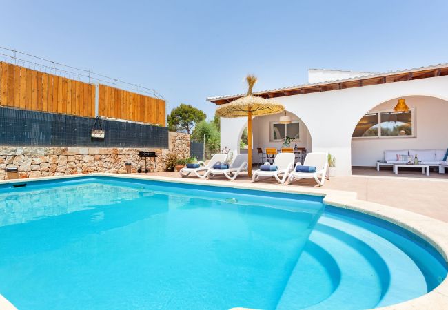 Ferienhaus in Santanyi - Casa Abril Schönes Ferienhaus mit Pool im Naturpark Cala Mondrago Ferienhaus in Santanyi - Casa Abril Schönes Ferienhaus mit Pool im Naturpark Cala Mondrago
