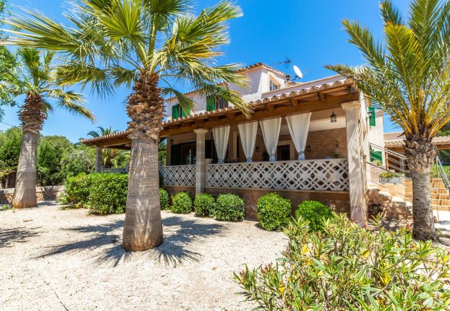 Chalet in Santanyi - Casa Aurora großes Ferienhaus am Meer mit privatem Pool nahe dem Strand in Cala Santanyí Chalet in Santanyi - Casa Aurora großes Ferienhaus am Meer mit privatem Pool nahe dem Strand in Cala Santanyí