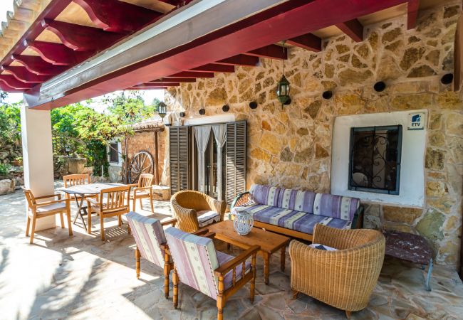 Finca in Santanyi - Finca Sa Barraca gemütliches Ferienhaus mit charmantem Garten und Pool nahe Cala Mondragó Finca in Santanyi - Finca Sa Barraca gemütliches Ferienhaus mit charmantem Garten und Pool nahe Cala Mondragó