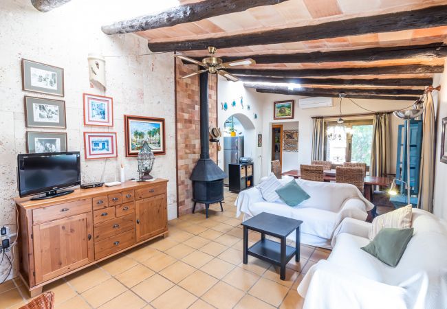 Finca in Santanyi - Finca Sa Barraca gemütliches Ferienhaus mit charmantem Garten und Pool nahe Cala Mondragó Finca in Santanyi - Finca Sa Barraca gemütliches Ferienhaus mit charmantem Garten und Pool nahe Cala Mondragó