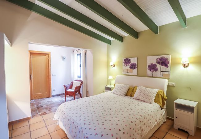 Finca in Santanyi - Finca Sa Barraca gemütliches Ferienhaus mit charmantem Garten und Pool nahe Cala Mondragó Finca in Santanyi - Finca Sa Barraca gemütliches Ferienhaus mit charmantem Garten und Pool nahe Cala Mondragó