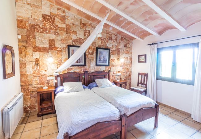 Finca in Santanyi - Finca Sa Barraca gemütliches Ferienhaus mit charmantem Garten und Pool nahe Cala Mondragó Finca in Santanyi - Finca Sa Barraca gemütliches Ferienhaus mit charmantem Garten und Pool nahe Cala Mondragó