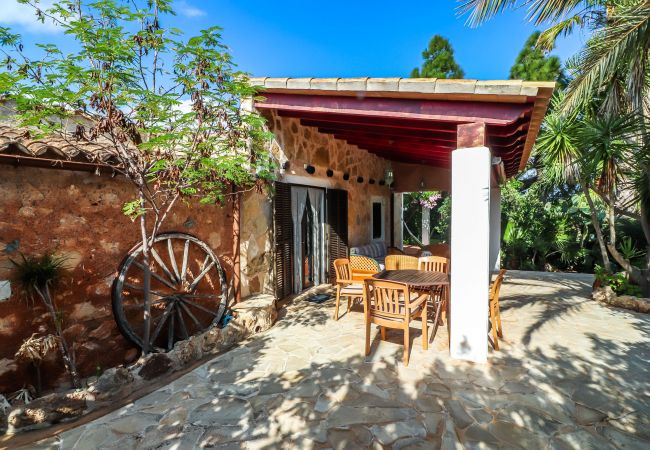 Finca in Santanyi - Finca Sa Barraca gemütliches Ferienhaus mit charmantem Garten und Pool nahe Cala Mondragó Finca in Santanyi - Finca Sa Barraca gemütliches Ferienhaus mit charmantem Garten und Pool nahe Cala Mondragó