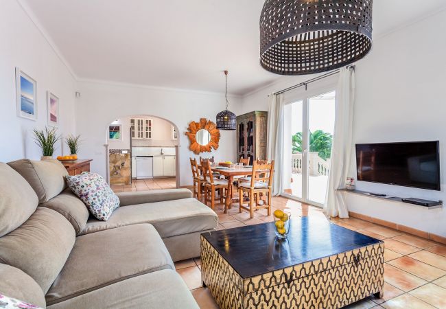 Villa in Santanyi - Can Flores Villa  Ferienhaus mit Pool perfekt für einen entspannten Urlaub nahe Cala Santanyi Villa in Santanyi - Can Flores Villa  Ferienhaus mit Pool perfekt für einen entspannten Urlaub nahe Cala Santanyi