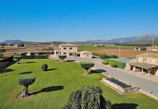 Finca in Sa Pobla - Rey del Campo 140 luxuriöse Villa mit privatem Pool, Klimaanlage, Garten und BBQ-Bereich