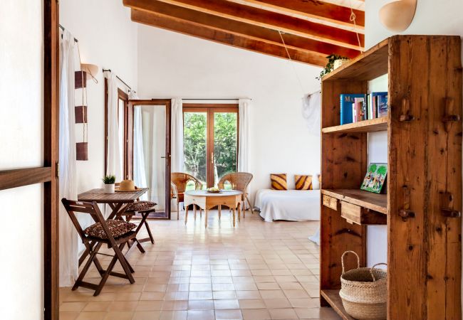 Finca in Felanitx - Finca Son Negre Ferienhaus mit Pool in idyllischer Natur in Felanitx perfekt für große Familien und Yoga Finca in Felanitx - Finca Son Negre Ferienhaus mit Pool in idyllischer Natur in Felanitx perfekt für große Familien und Yoga