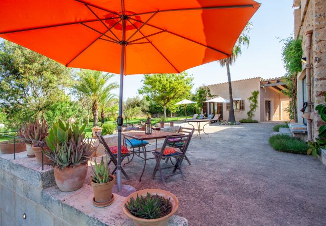 Finca in Felanitx - Finca Son Negre Ferienhaus mit Pool in idyllischer Natur in Felanitx perfekt für große Familien und Yoga Finca in Felanitx - Finca Son Negre Ferienhaus mit Pool in idyllischer Natur in Felanitx perfekt für große Familien und Yoga