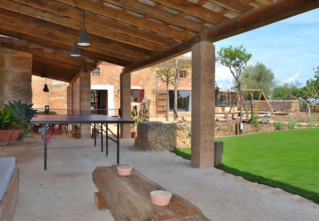 Landhaus in Llubi - Can Cortana 005 fantastische Finca mit privatem Swimmingpool, Kinderbereich, Tischtennisplatte und Klimaanlage