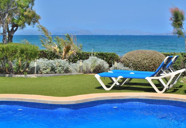 Villa in Colonia de Sant Pere - Embat 017 Villa mit privatem Pool und direktem Zugang zum Meer, Garten und Klimaanlage