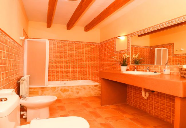 Finca in Campos - Emilia 422 fantastische Villa mit privatem Schwimmbad, großer Terrasse mit Garten und W-Lan