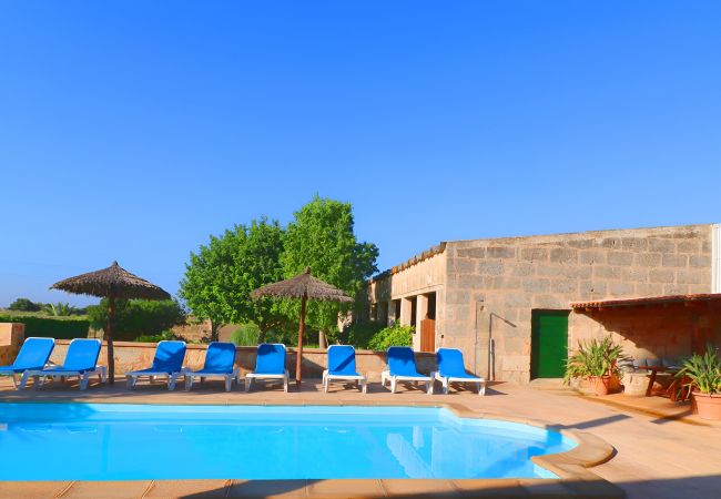 Finca in Campos - Emilia 422 fantastische Villa mit privatem Schwimmbad, großer Terrasse mit Garten und W-Lan