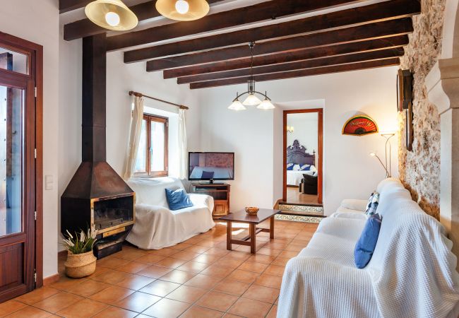 Finca in Santanyi - Ses Angoixes Ferienhaus für 10 Personen mit privatem Tennisplatz und Pool in Santanyí Finca in Santanyi - Ses Angoixes Ferienhaus für 10 Personen mit privatem Tennisplatz und Pool in Santanyí