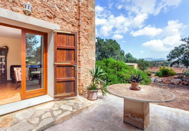 Finca in Santanyi - Ses Angoixes Ferienhaus für 10 Personen mit privatem Tennisplatz und Pool in Santanyí Finca in Santanyi - Ses Angoixes Ferienhaus für 10 Personen mit privatem Tennisplatz und Pool in Santanyí