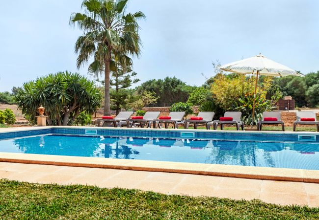 Finca in Santanyi - Ses Angoixes Ferienhaus für 10 Personen mit privatem Tennisplatz und Pool in Santanyí Finca in Santanyi - Ses Angoixes Ferienhaus für 10 Personen mit privatem Tennisplatz und Pool in Santanyí