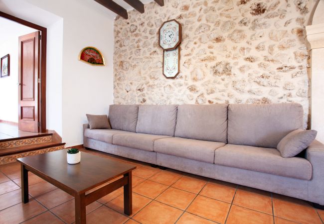 Finca in Santanyi - Ses Angoixes Ferienhaus für 10 Personen mit privatem Tennisplatz und Pool in Santanyí Finca in Santanyi - Ses Angoixes Ferienhaus für 10 Personen mit privatem Tennisplatz und Pool in Santanyí