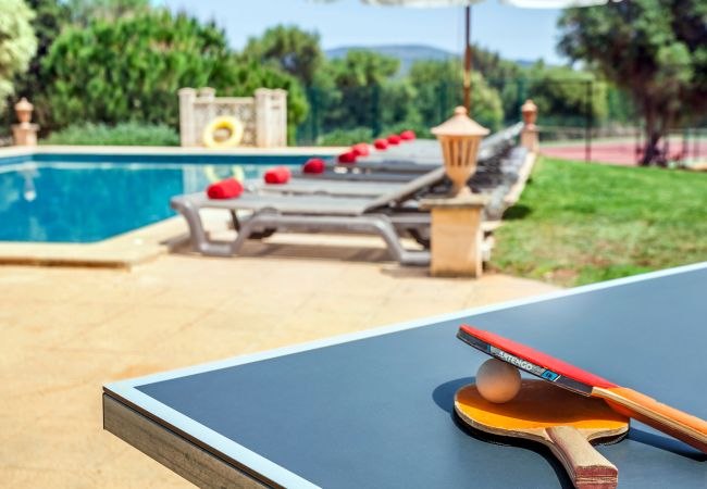 Finca in Santanyi - Ses Angoixes Ferienhaus für 10 Personen mit privatem Tennisplatz und Pool in Santanyí Finca in Santanyi - Ses Angoixes Ferienhaus für 10 Personen mit privatem Tennisplatz und Pool in Santanyí
