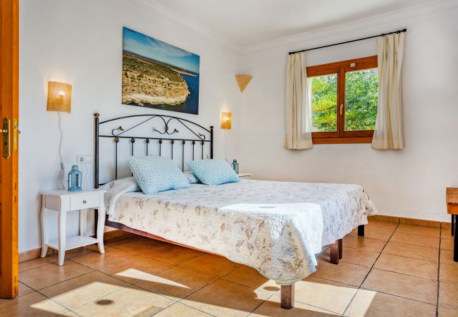 Finca in Cas Concos - Mountain View » Finca im Tal für mit Pool und schönem Weitblick WLAN gratis