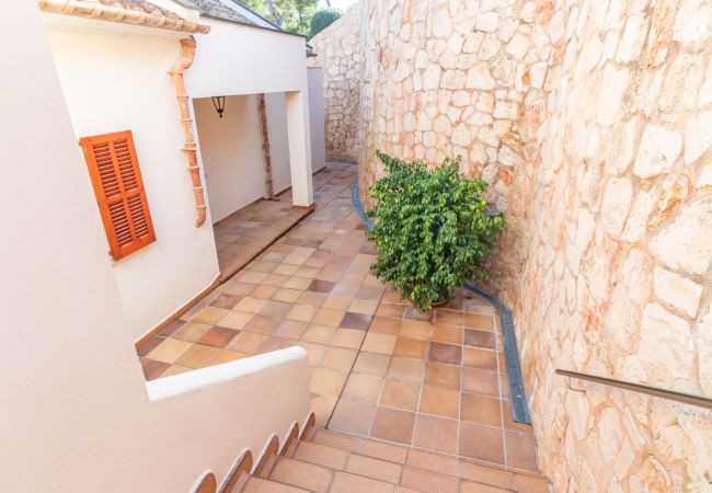 Ferienwohnung in Cala Santanyi - Sa Tronita Beach House Ferienhaus mit Blick auf Cala Santanyi nur wenige Schritte vom Strand entfernt Ferienwohnung in Cala Santanyi - Sa Tronita Beach House Ferienhaus mit Blick auf Cala Santanyi nur wenige Schritte vom Strand entfernt