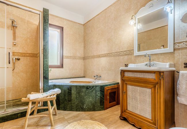 Finca in Portocolom - Pine Tree House Espiga Ruhiges Ferienhaus mit Pool in Porto Colom, ideal für Familien & Entspannung Finca in Portocolom - Pine Tree House Espiga Ruhiges Ferienhaus mit Pool in Porto Colom, ideal für Familien & Entspannung
