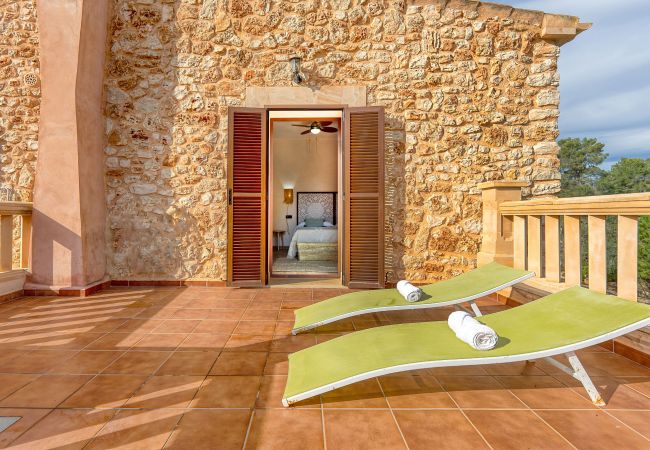 Finca in Portocolom - Pine Tree House Espiga Ruhiges Ferienhaus mit Pool in Porto Colom, ideal für Familien & Entspannung Finca in Portocolom - Pine Tree House Espiga Ruhiges Ferienhaus mit Pool in Porto Colom, ideal für Familien & Entspannung