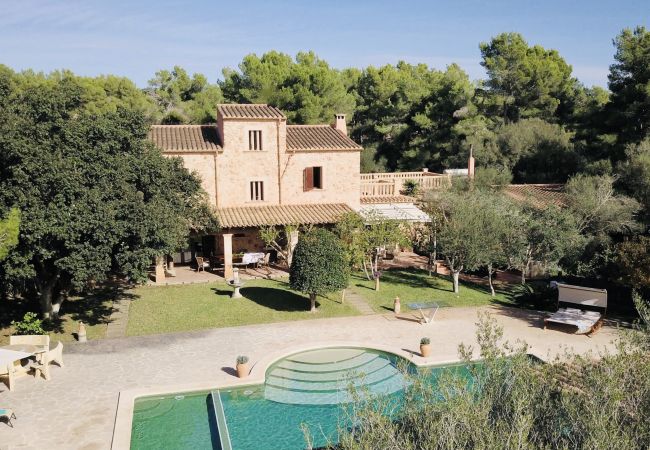 Finca in Portocolom - Pine Tree House Espiga Ruhiges Ferienhaus mit Pool in Porto Colom, ideal für Familien & Entspannung Finca in Portocolom - Pine Tree House Espiga Ruhiges Ferienhaus mit Pool in Porto Colom, ideal für Familien & Entspannung