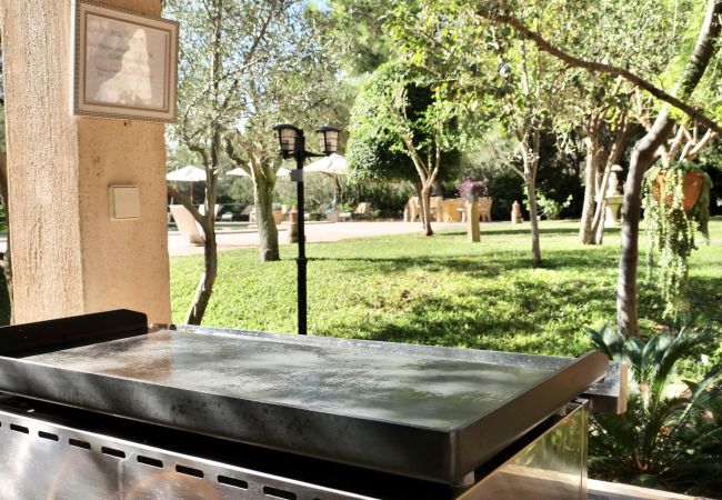 Finca in Portocolom - Pine Tree House Espiga Ruhiges Ferienhaus mit Pool in Porto Colom, ideal für Familien & Entspannung Finca in Portocolom - Pine Tree House Espiga Ruhiges Ferienhaus mit Pool in Porto Colom, ideal für Familien & Entspannung