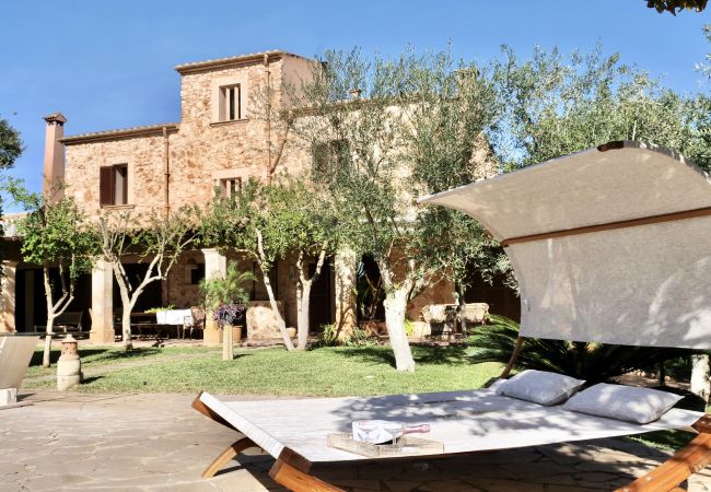Finca in Portocolom - Pine Tree House Espiga Ruhiges Ferienhaus mit Pool in Porto Colom, ideal für Familien & Entspannung Finca in Portocolom - Pine Tree House Espiga Ruhiges Ferienhaus mit Pool in Porto Colom, ideal für Familien & Entspannung