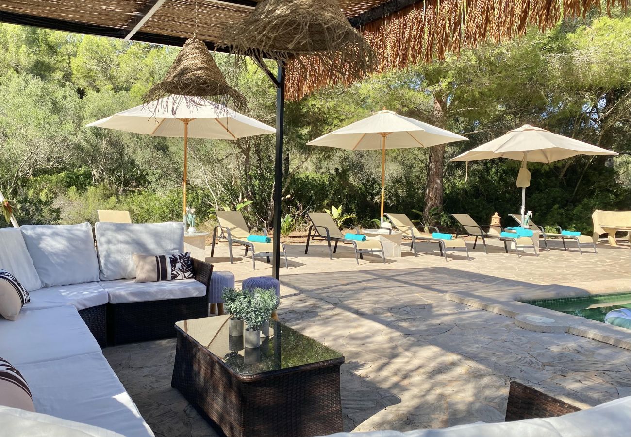 Finca in Portocolom - Pine Tree House Espiga Ruhiges Ferienhaus mit Pool in Porto Colom, ideal für Familien & Entspannung