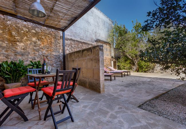 Ferienwohnung in Es Llombards - CASA DE LA PINTORA << Untergeschoss Adults Only Ferienwohnung in Es Llombards - CASA DE LA PINTORA << Untergeschoss Adults Only