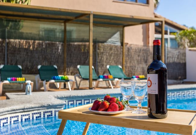 Ferienhaus in Porto Petro - Casa Far helles und gemütliches Ferienhaus mit Pool in Porto Petro Ferienhaus in Porto Petro - Casa Far helles und gemütliches Ferienhaus mit Pool in Porto Petro