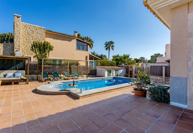 Ferienhaus in Porto Petro - Casa Far helles und gemütliches Ferienhaus mit Pool in Porto Petro Ferienhaus in Porto Petro - Casa Far helles und gemütliches Ferienhaus mit Pool in Porto Petro