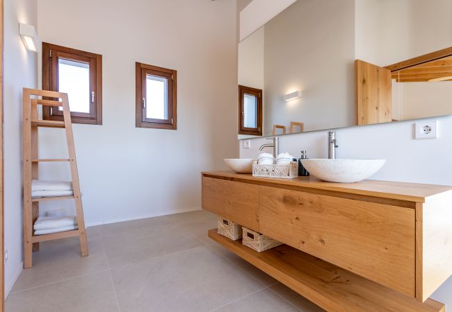 Villa in Ses Salines - Casa Sa Cisterna großzügiges und modernes Haus zur monatlichen Vermietung am ruhigen Ortsrand von Ses Salines im Südosten Mallorcas Villa in Ses Salines - Casa Sa Cisterna großzügiges und modernes Haus zur monatlichen Vermietung am ruhigen Ortsrand von Ses Salines im Südosten Mallorcas