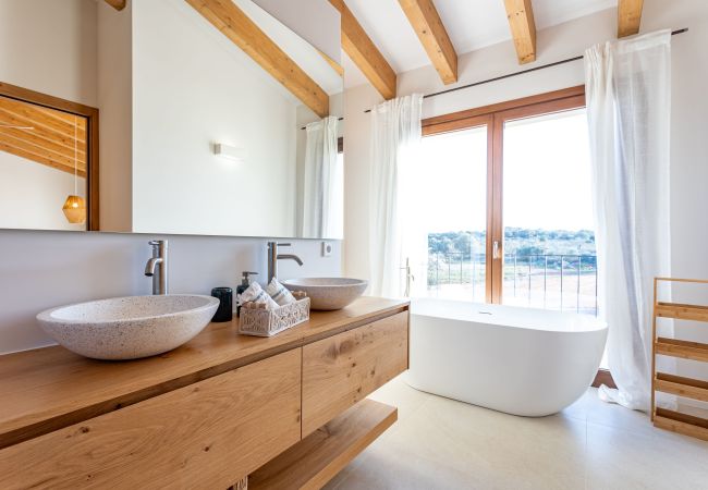 Villa in Ses Salines - Casa Sa Cisterna großzügiges und modernes Haus zur monatlichen Vermietung am ruhigen Ortsrand von Ses Salines im Südosten Mallorcas Villa in Ses Salines - Casa Sa Cisterna großzügiges und modernes Haus zur monatlichen Vermietung am ruhigen Ortsrand von Ses Salines im Südosten Mallorcas