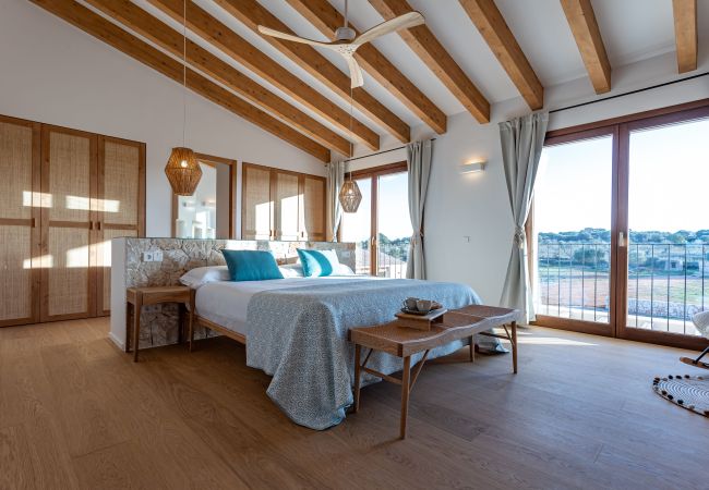 Villa in Ses Salines - Casa Sa Cisterna großzügiges und modernes Haus zur monatlichen Vermietung am ruhigen Ortsrand von Ses Salines im Südosten Mallorcas Villa in Ses Salines - Casa Sa Cisterna großzügiges und modernes Haus zur monatlichen Vermietung am ruhigen Ortsrand von Ses Salines im Südosten Mallorcas