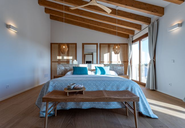 Villa in Ses Salines - Casa Sa Cisterna großzügiges und modernes Haus zur monatlichen Vermietung am ruhigen Ortsrand von Ses Salines im Südosten Mallorcas Villa in Ses Salines - Casa Sa Cisterna großzügiges und modernes Haus zur monatlichen Vermietung am ruhigen Ortsrand von Ses Salines im Südosten Mallorcas