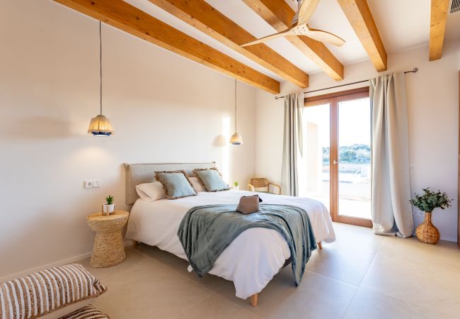 Villa in Ses Salines - Casa Sa Cisterna großzügiges und modernes Haus zur monatlichen Vermietung am ruhigen Ortsrand von Ses Salines im Südosten Mallorcas Villa in Ses Salines - Casa Sa Cisterna großzügiges und modernes Haus zur monatlichen Vermietung am ruhigen Ortsrand von Ses Salines im Südosten Mallorcas