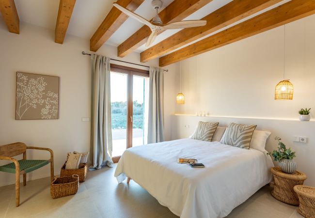 Villa in Ses Salines - Casa Sa Cisterna großzügiges und modernes Haus zur monatlichen Vermietung am ruhigen Ortsrand von Ses Salines im Südosten Mallorcas Villa in Ses Salines - Casa Sa Cisterna großzügiges und modernes Haus zur monatlichen Vermietung am ruhigen Ortsrand von Ses Salines im Südosten Mallorcas
