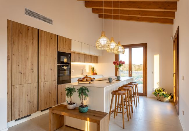 Villa in Ses Salines - Casa Sa Cisterna großzügiges und modernes Haus zur monatlichen Vermietung am ruhigen Ortsrand von Ses Salines im Südosten Mallorcas Villa in Ses Salines - Casa Sa Cisterna großzügiges und modernes Haus zur monatlichen Vermietung am ruhigen Ortsrand von Ses Salines im Südosten Mallorcas